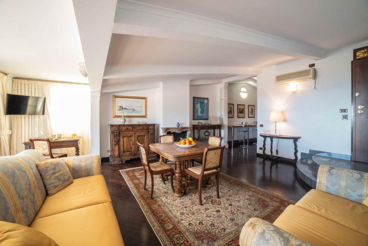 Palazzo Di Ferro Taormina Apartment Екстериор снимка